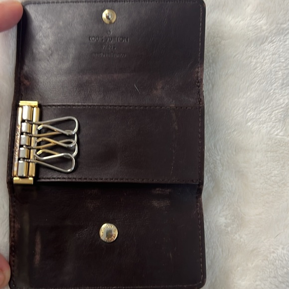 Authentic Louis Vuitton Vernis Four Ring Key Holder In Box - Picture 10 of 12